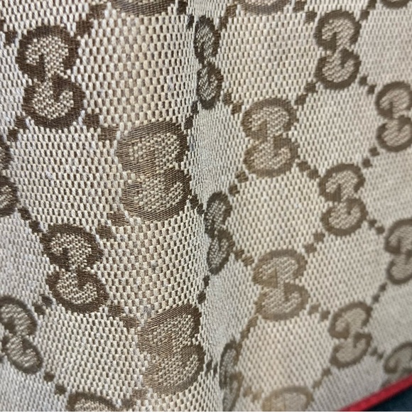 Final Price Drop! Authentic Pre owned Vintage Gucci Wallet - Picture 10 of 14